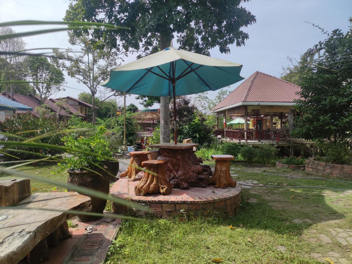 Brown House Resort Кан То Екстериор снимка